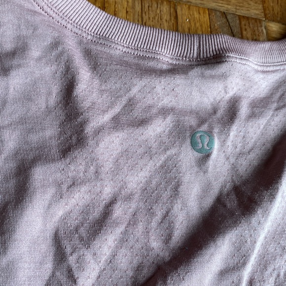 Lululemon active long sleeve logo tee - Picture 3 of 3